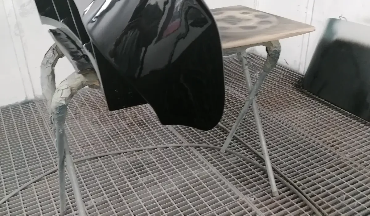 Spoiler Sprayed Black